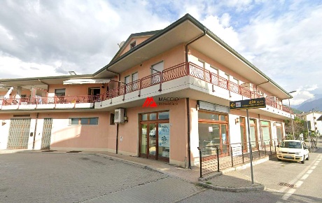 Foto Box in Via kaolack 8, Aosta Centro di 95 m² con 1 locali in vendita