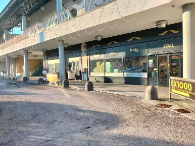 Foto Negozio a Osimo di 680 m² con 2 locali in affitto