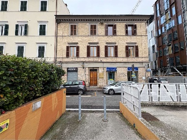 Foto Ufficio a Ancona di 80 m² con 3 locali in vendita