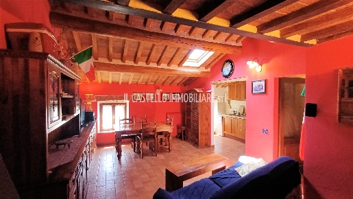 Foto Appartamento in via del Poggione 23, Sarteano di 112 m² con 5 locali