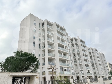 Foto Appartamento in Via SUGLIA 37, Bari Japigia di 80 m² con 3 locali