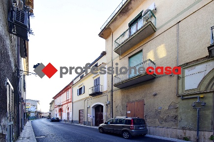 Foto Appartamento in Via Bronzetti 19, San Nicola la Strada di 89 m²