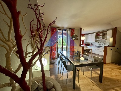 Foto Villa a schiera in Via Cattaneo, Lesmo di 212 m² con 4 locali