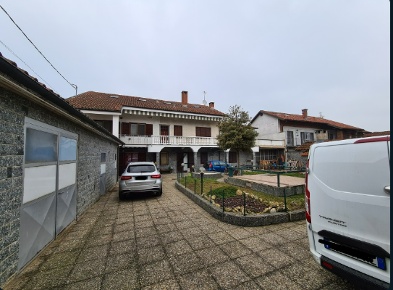 Foto Casa indipendente a Carignano Pautasso di 172 m² con 5 locali