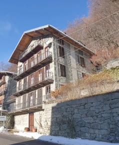 Foto Casa indipendente a Ala di Stura Centro di 381 m² con 17 locali