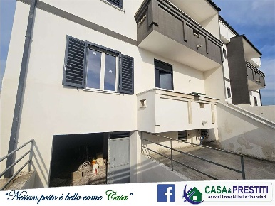 Foto Villa unifamiliare a Castel Volturno di 150 m² con 4 locali in vendita