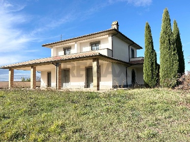 Foto Villa singola in Strada Pian di Tortora, Viterbo di 450 m² in vendita