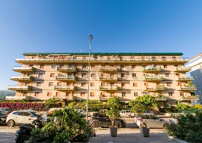 Foto Appartamento in Via Principe Di Paterno', Palermo di 130 m² in vendita