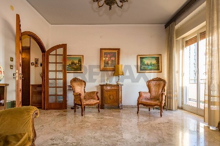 Foto Appartamento in Via Principe Di Paterno', Palermo di 230 m² in vendita