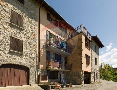 Foto Appartamento a Camerata Cornello di 77 m² con 2 locali in vendita