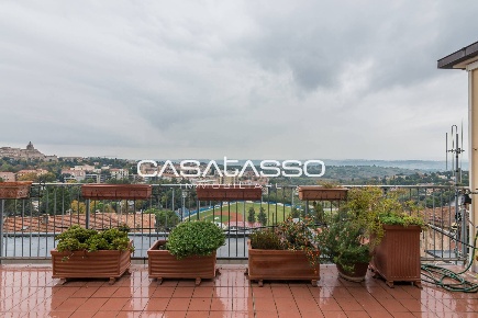 Foto Appartamento a Macerata di 300 m² con 9 locali in vendita