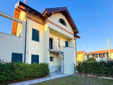 Foto Appartamento in Via Velasca, Vimercate Oreno, Velasca di 150 m²