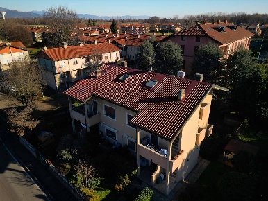 Foto Appartamento in VIA CAVOUR, Carnate di 120 m² con 4 locali in vendita