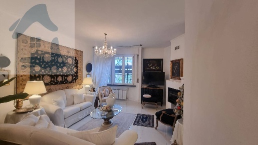 Foto Appartamento in Piazza Aurelio Saffi, Savona Centro Storico di 110 m²