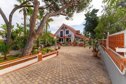 Foto Villa unifamiliare in Via Spinelli 44, Augusta Centro di 280 m²