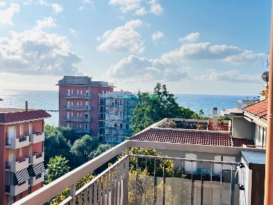 Foto Appartamento in via Ischia, San Bartolomeo al Mare Centro di 50 m²