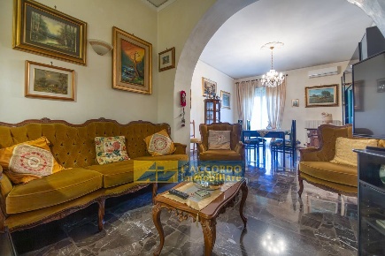 Foto Appartamento in via Picena, Chieti Chieti Città di 138 m² con 6 locali