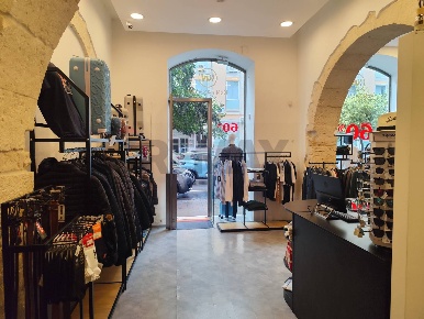 Foto Attività commerciale in Corso Gelone, Siracusa Gelone - Cadorna