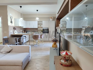 Foto Appartamento in Via Garibaldi, Nizza di Sicilia di 112 m² con 4 locali