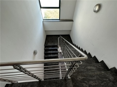 Foto Magazzino in VIA VIRGINIO 1, Lastra a Signa di 400 m² con 9 locali