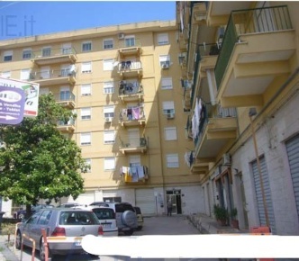 Foto Appartamento in Via Malta 105, Caltanissetta Centro di 123 m² in aste
