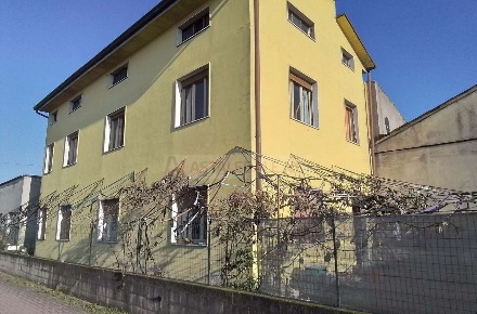 Foto Appartamento in Via cornaleto 24, Isorella di 210 m² con 8 locali