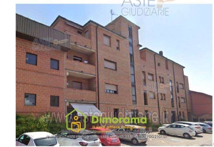 Foto Appartamento a Pistoia di 127 m² con 6 locali all'asta