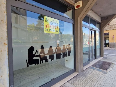 Foto Negozio in SIMEONI 7, Ancona Cavour di 95 m² con 4 locali in affitto