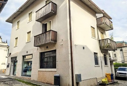 Foto Appartamento in Via Crociera, Arsiè Centro di 329 m² con 1 locali
