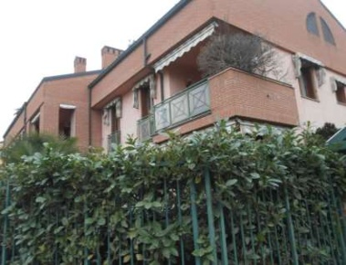 Foto Appartamento in Via Antonio Gramsci, Gessate Centro di 159 m² all'asta