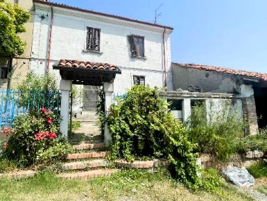 Foto Appartamento a Robecco Pavese Centro di 273 m² con 5 locali in vendita