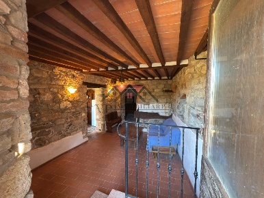 Foto Appartamento a Pomarance Montecerboli di 90 m² con 4 locali in vendita