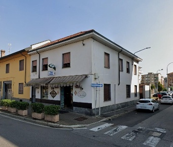 Foto Negozio a Magenta Centro di 348 m² con 4 locali in vendita