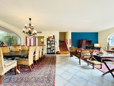 Foto Case indipendenti a Forte dei Marmi Centro di 300 m² con 11 locali