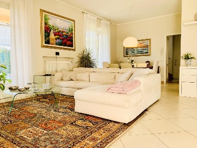 Foto Villa unifamiliare a Forte dei Marmi Vittoria Apuana di 150 m²