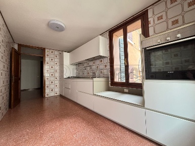 Foto Appartamento a Bassano del Grappa Centro di 80 m² con 3 locali