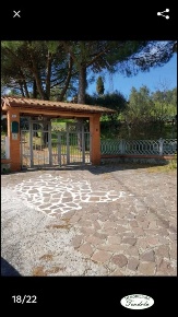 Foto Case semi ndipendenti a Fosdinovo di 195 m² con 7 locali in vendita