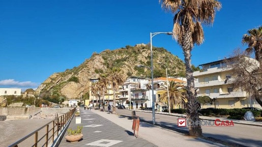 Foto Appartamento in Via della Fonte, Capo d'Orlando Centro di 145 m²