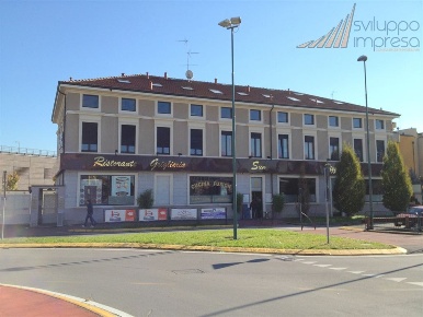 Foto Ufficio in Viale Lombardia, Brugherio Centro di 41 m² con 4 locali