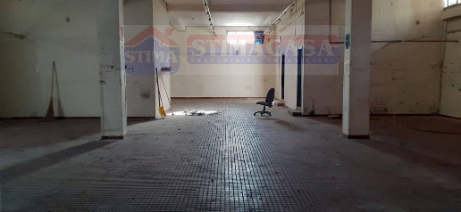 Foto Attività commerciale a Casoria Centro di 220 m² con 2 locali