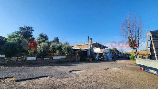 Foto Terreno residenziale in Via dei Guinigi 88, Roma di 2000 m² in vendita
