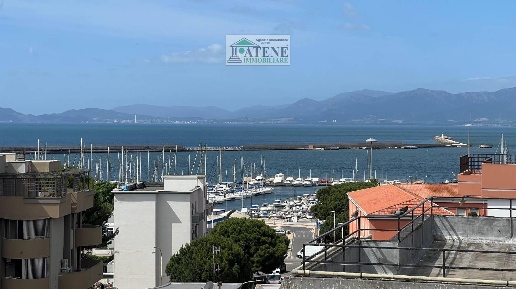 Foto Appartamento in taranto, Cagliari Bonaria di 172 m² con 6 locali