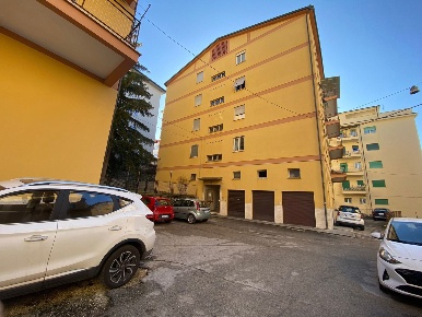 Foto Appartamento in Viale della Croce Rossa 32, L'Aquila di 125 m²