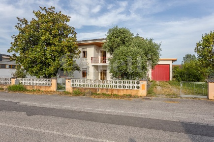 Foto Appartamento in Via Matteotti 8, Gruaro Sega Malcanton di 160 m²