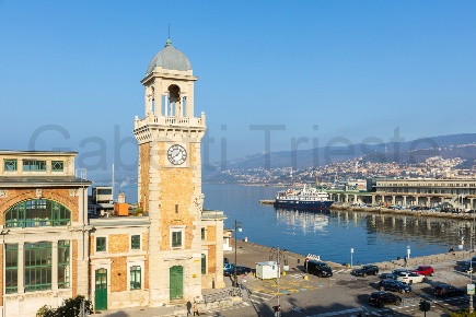 Foto Appartamento in RIVA NAZARIO SAURO, Trieste Città Vecchia di 130 m²