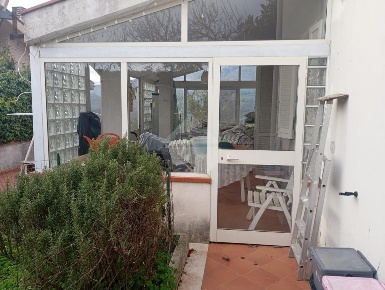 Foto Villa unifamiliare in VIA CADORNA, Minturno di 310 m² con 11 locali