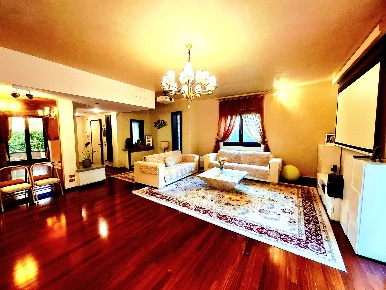 Foto Villa bifamiliare a Prato Santa Lucia di 390 m² con 8 locali