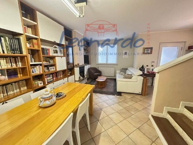 Foto Villa bifamiliare a Piacenza Besurica di 213 m² con 8 locali