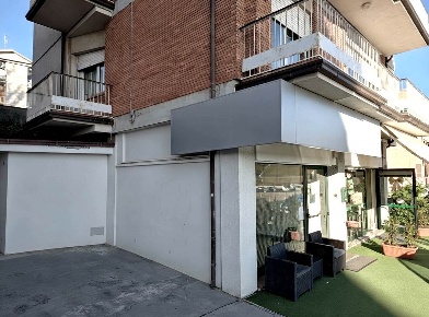 Foto Negozio a Sant'Elpidio a Mare Centro di 84 m² in vendita