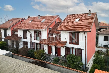 Foto Villa a schiera a Parabiago Ravello, Villastanza, Villapia di 180 m²